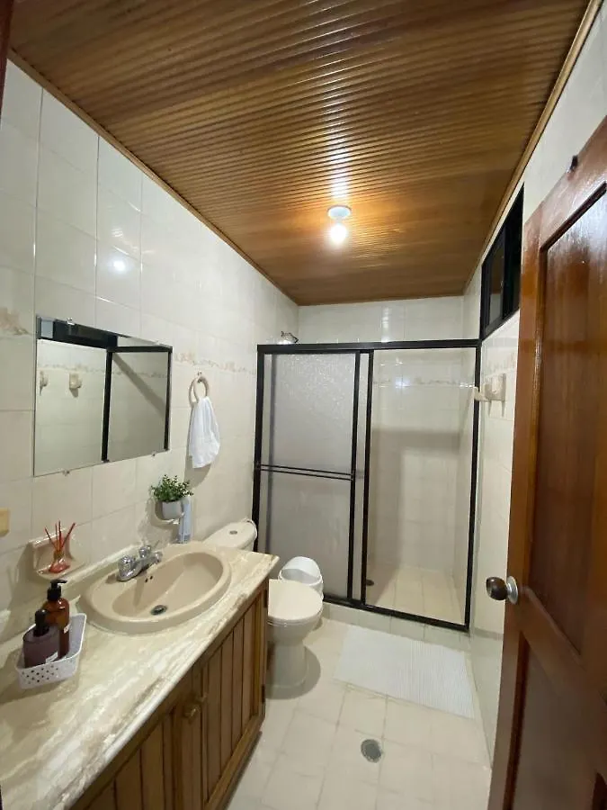 Habitaciones Independientes Cerca Al Aeropuerto 3 Cartagène Maison d'hôtes